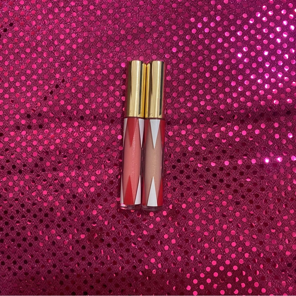 Estée Lauder pure color envy lip glosses in “SUGGESTIVE KISS” & “DISCREET NUDE”